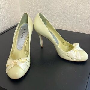 BCBG heels
